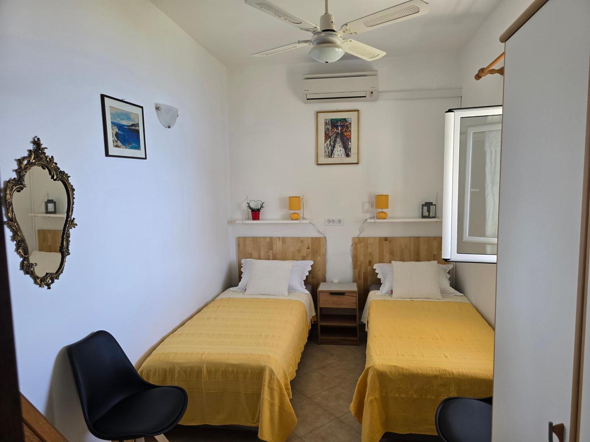 Apartments Bajo - Free Parking Dubrovnik Exterior photo